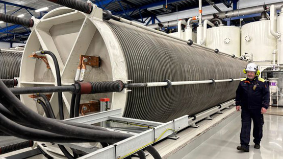 Man working at Ovako's factory